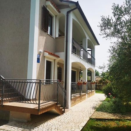 Garden Apartment Maria Vrsar Exterior foto