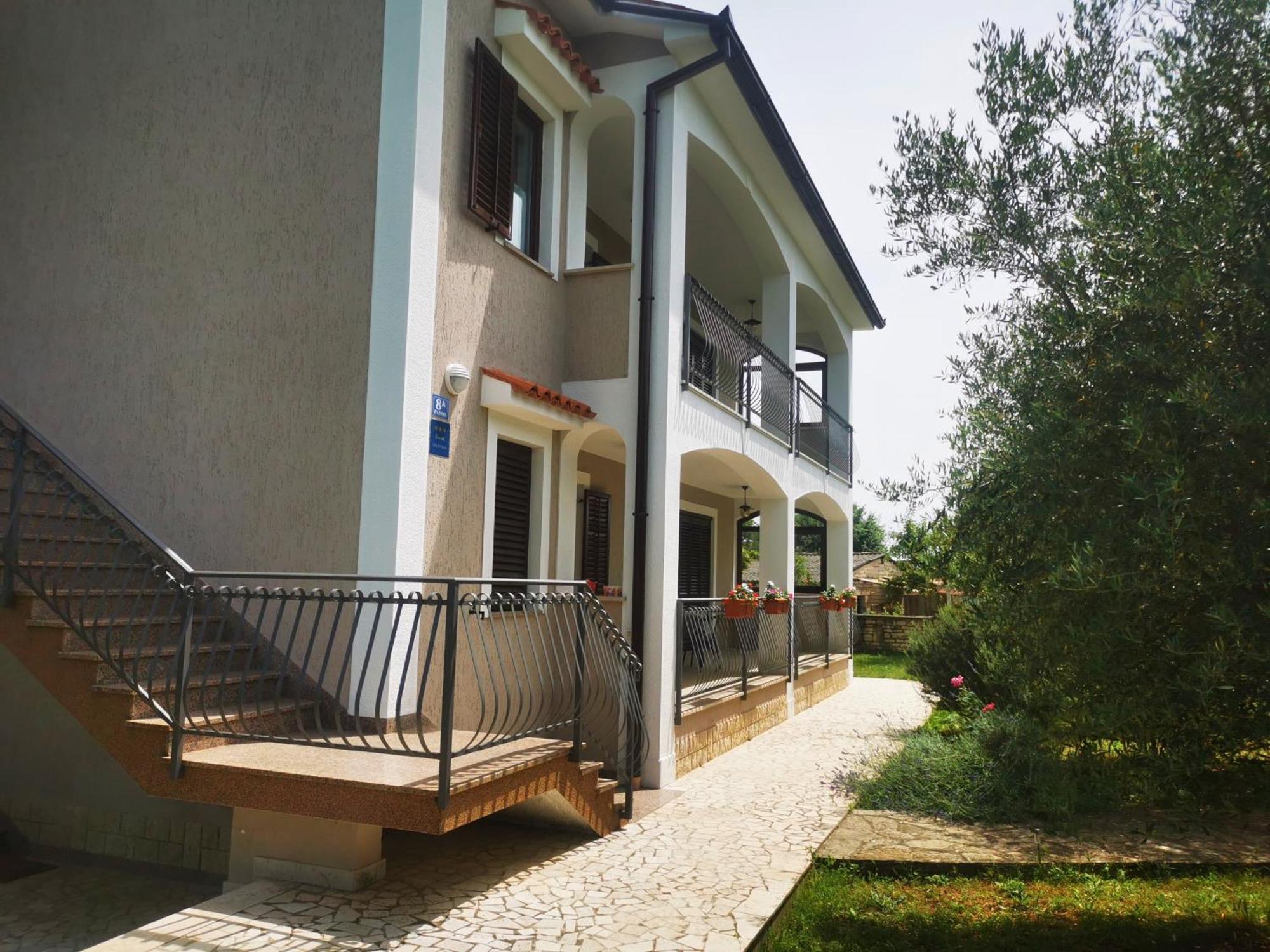 Garden Apartment Maria Vrsar Exterior foto