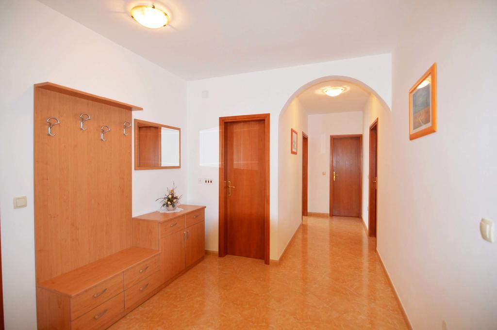 Garden Apartment Maria Vrsar Exterior foto