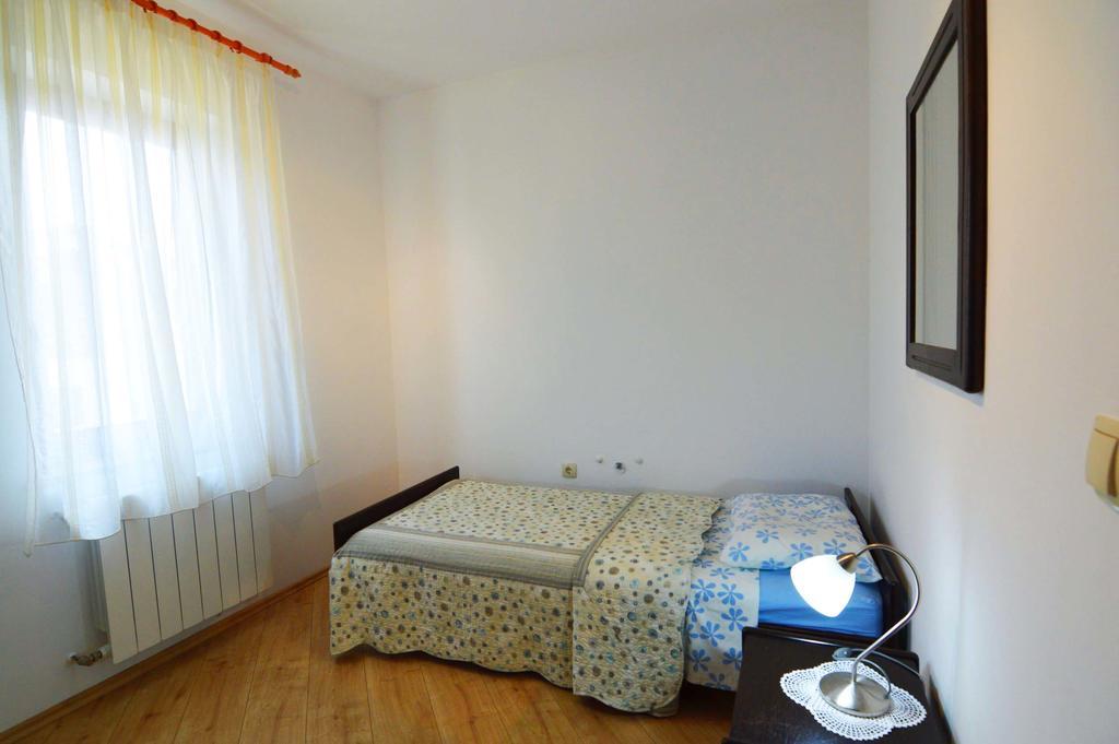 Garden Apartment Maria Vrsar Exterior foto
